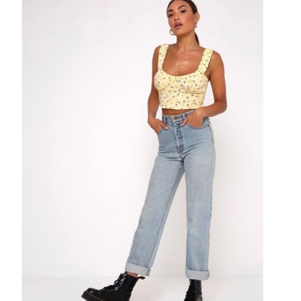 NWT MOTEL GLADIS VEST CROP TOP IN WILD FLOWER - Picture 2 of 4